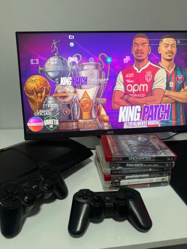 PS3 Super Slim + 2 Controles + Jogos