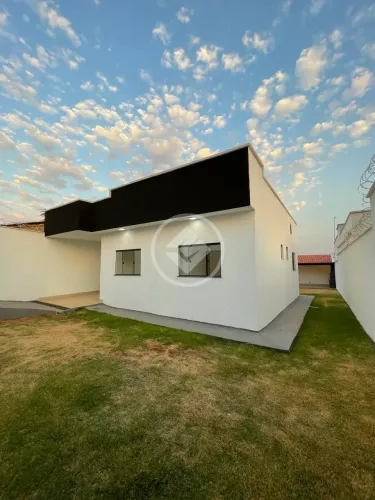 Casa nova sozinha no lote pra vender rápido codigo: 371795