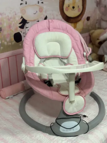 Cadeirinha infantil giratória