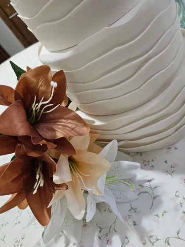 VENDO BOLO FAKE - CASAMENTO/15 ANOS