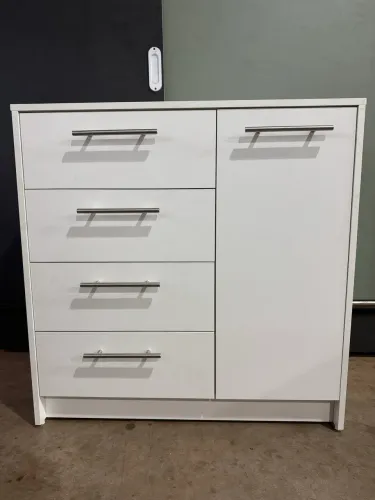Cômoda em MDF branco nova