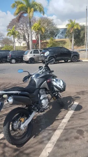 XRE 300 - preta - 2013 - 59.000km