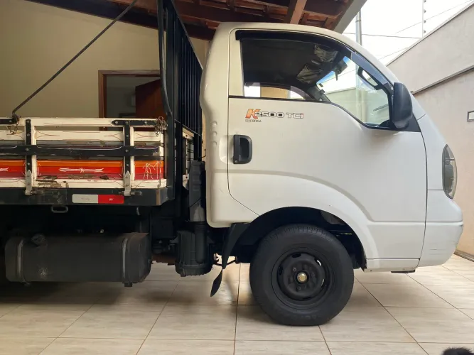 Kia Motors Bongo K-2500 2.5 4X2 TB Diesel 2012