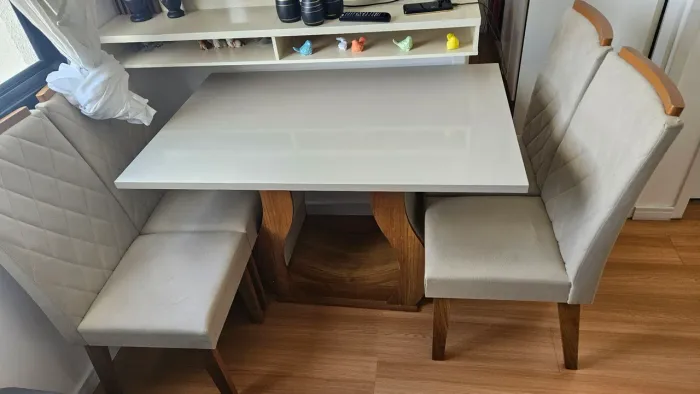 Mesa de jantar 4 lugares