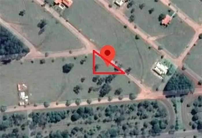 Imóvel para venda possui 855 metros quadrados em Riviera de Santa Cristina I - Arandu - SP