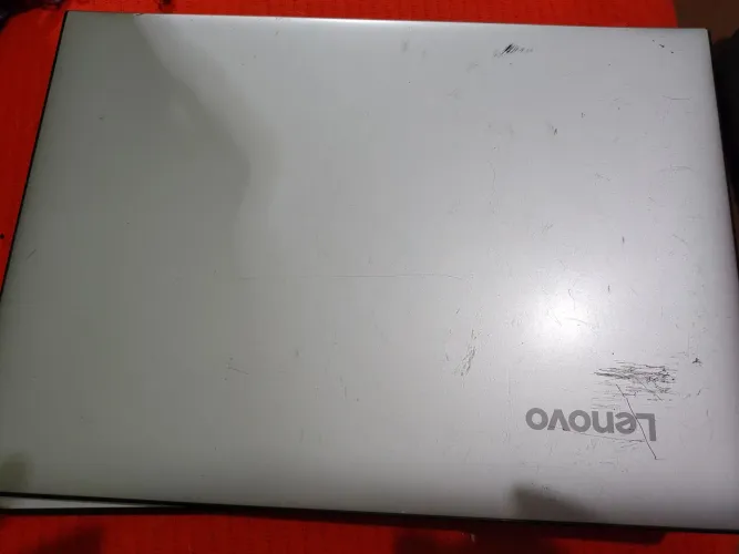 notebook Lenovo IdeaPad 310 com avarias 