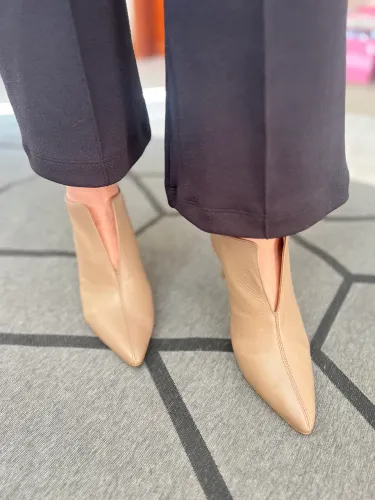 Bota couro bege n?36