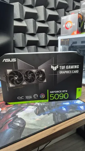 Placa de Vídeo RTX 5090 Asus Tuf LACRADA NOVA
