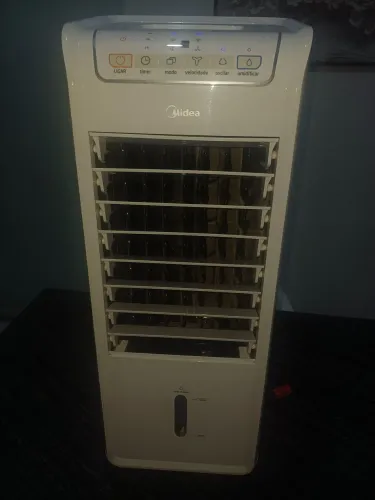 Climatizador Midea super conservado com controle remoto