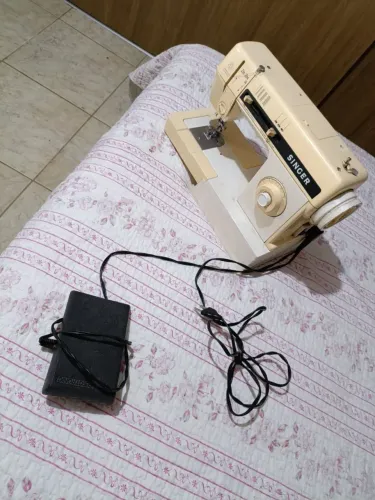 Máquina de costura Singer Zig Zag 14