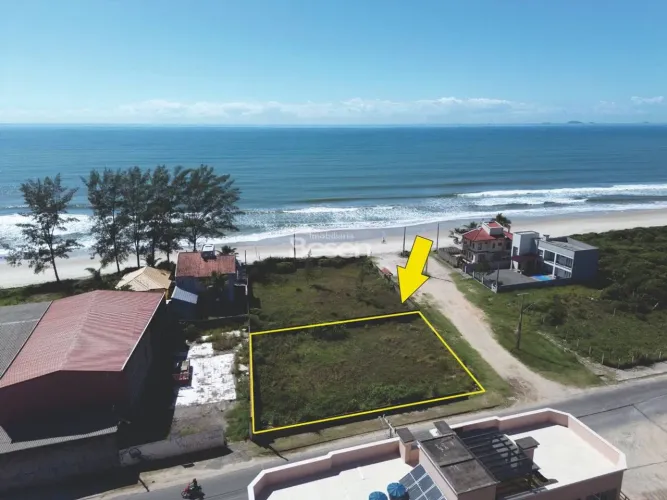 Área na Quadra do Mar - com Alto Potencial de Valorização