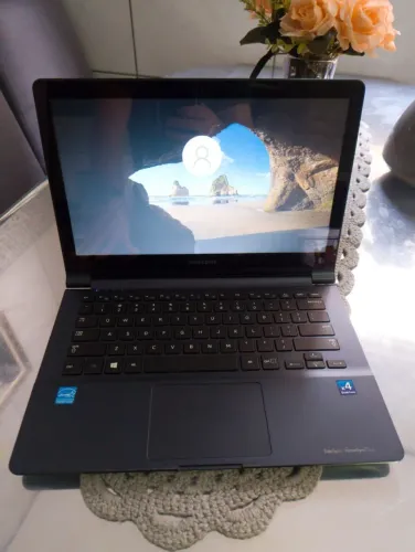 Notebook novíssimo 