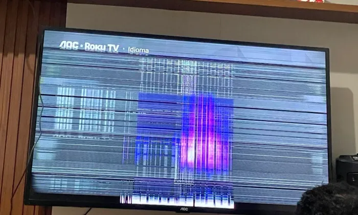 Vendo TV smart 43 Roku com defeito