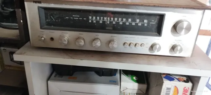 Antigo rádio polivox funciona mais tem que trocar a fonte pq a mesma está fraca