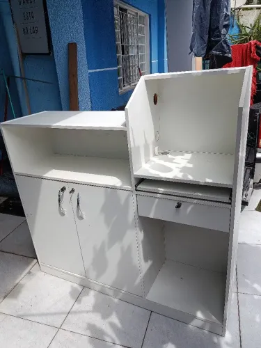 Balcão caixa 2pts 1 gav todas com chave 200%MDF / EM EXCELENTE CONDIÇÃO!