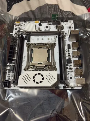 Placa-mãe QIYIDA X99 D4 com TPM2.0 e E5-2667V4 CPU Xeon
