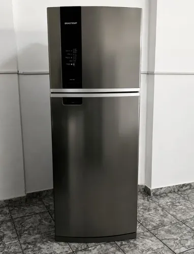 Geladeira Brastemp inox 469L Frost Free semi nova