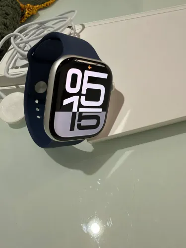 Apple Watch Series 10 - 46mm GPS + Cellular - bateria 92%