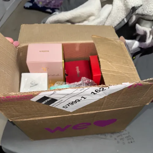 Perfumes WEPINK NOVOS E LACRADOS