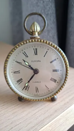 relógio despertador vintage da marca Europa (2 Jewels), fabricado na Alemanha