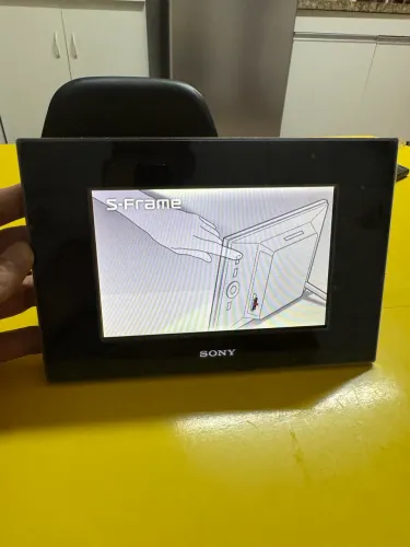 Sony Digital Photo Frame DPF-A73