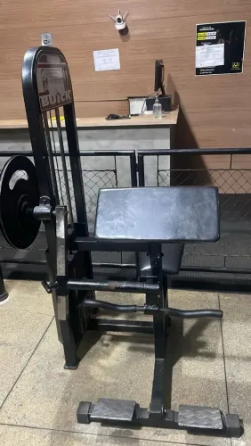MAQUINA BICEPS