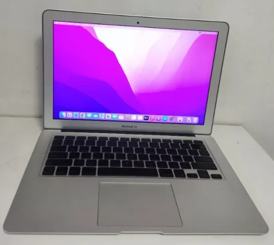 Macbook Air A1369 13" 2010 4GB SSD 128GB Monterey com fonte original