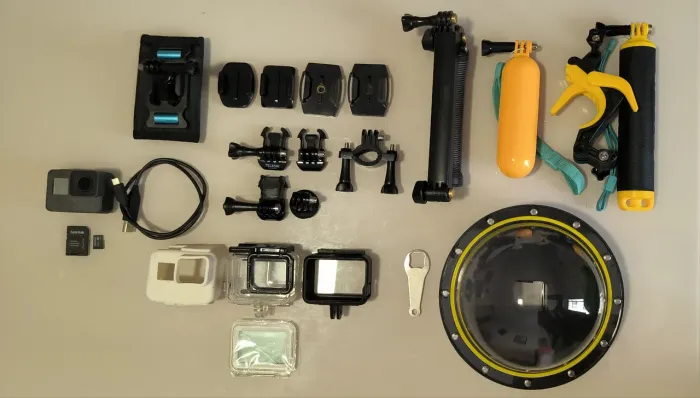 Gopro Hero 5 Black + Acessórios - Usada e em ótimo estado.