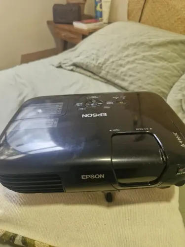 Seu Epson PowerLite S8+ (H309A)