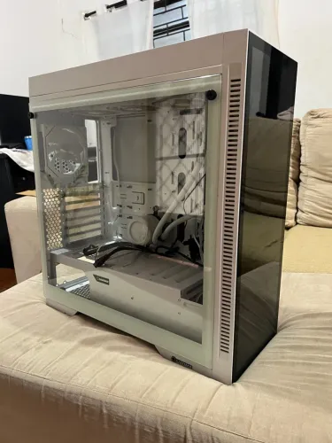 Gabinete GameMax Infinit FULL TOWER WHITE + WC Aorus Master 360mm