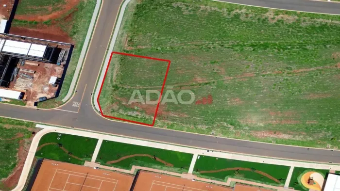 Lote de Esquina no Plateau dOr Unique