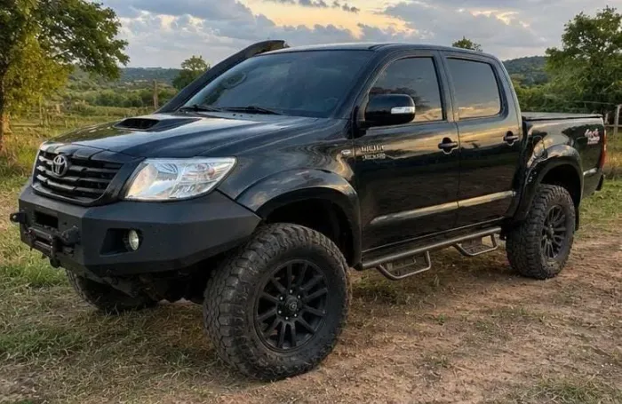 Toyota Hilux CD SRV D4-d 4X4 3.0 TDI Diesel AUT 2013