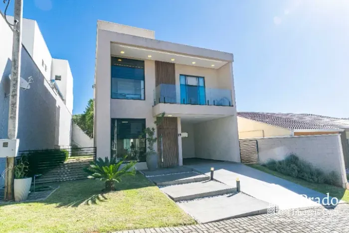 Casa de Alto Padrão em condomínio fechado