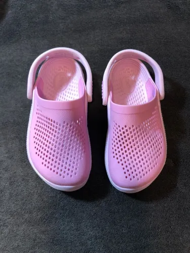 crocs