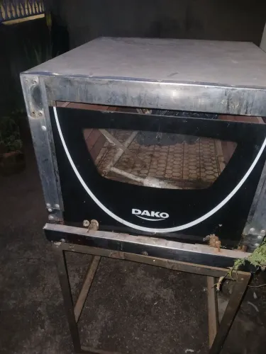 Forno a gás grande com pedra