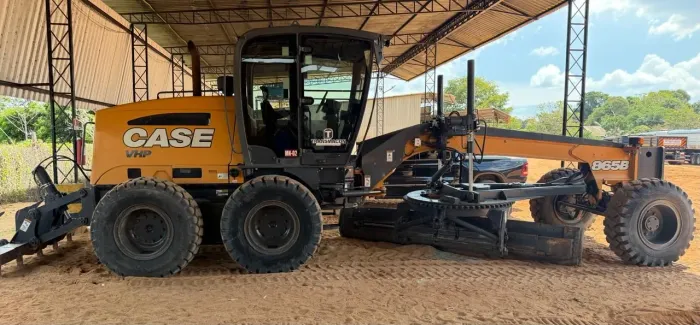 Patrol - motoniveladora case 865B com 7200 h