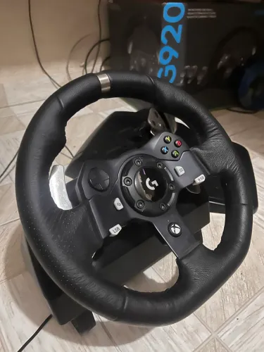 Volante gamer Logitech G920 + Pedal com embreagem