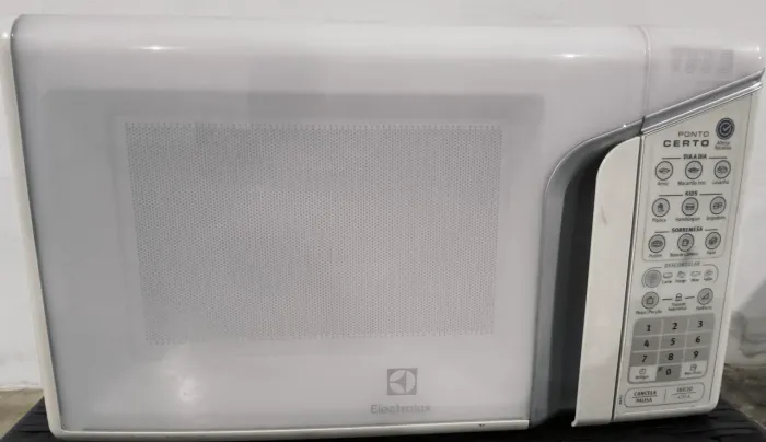 Micro-ondas Electrolux 31L MEP41 - 220V (Excelente Estado)