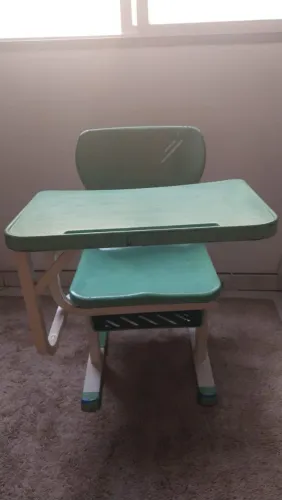 Cadeira escolar bandeirantes 