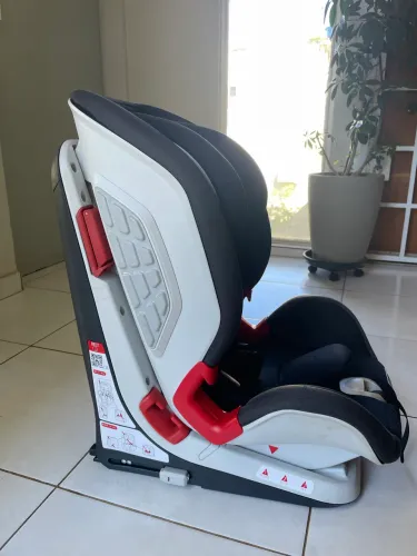 Cadeirinha Chicco seat car até 36kg com isofix