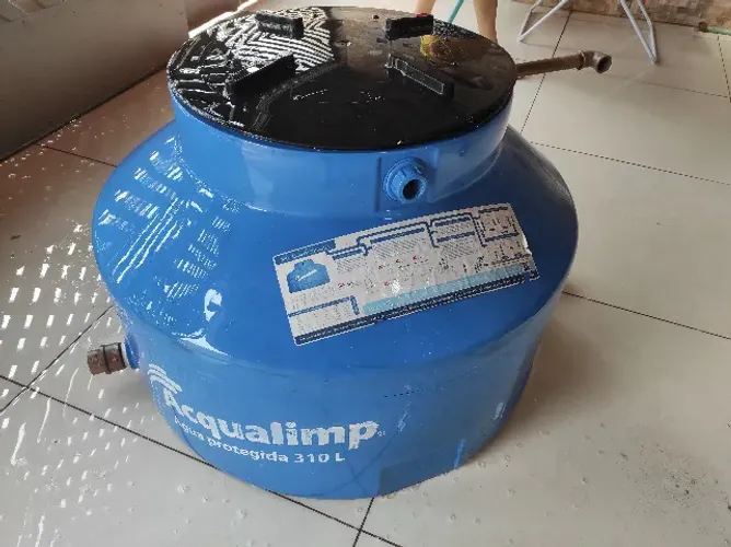Caixa d'água protegida 310 litros