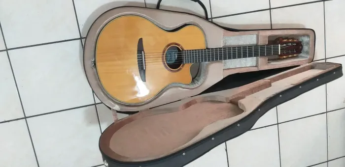 VIOLÃO YAMAHA NTX-1200-R(Nylon, Case Original)