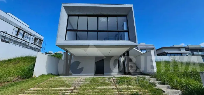 Casa em Condomínio para aluguel, 3 quartos, 3 suítes, 4 vagas, Terras Alpha - UBERLANDIA/M