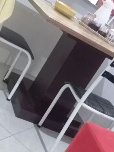 Vendo base de mesa, madeira da boa