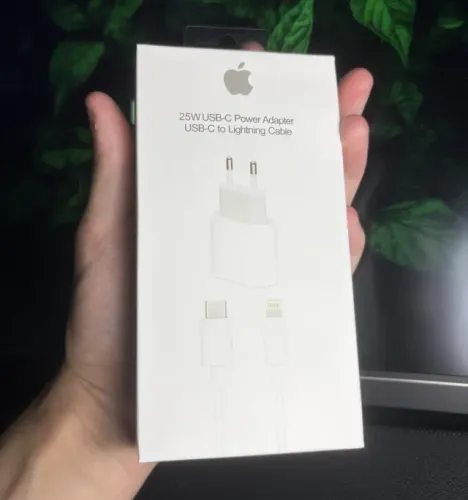 Carregador USB-C 20W + Cabo Lightning de 1 Metro
