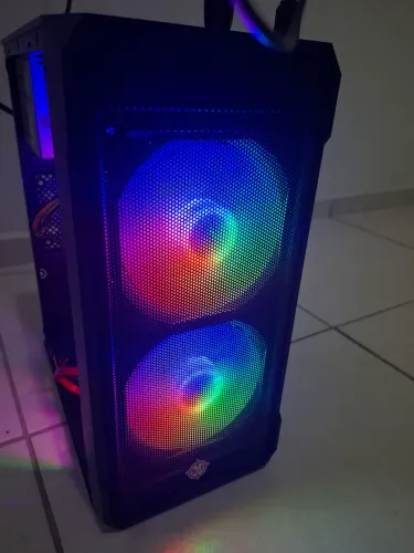 Gabinete Gamer RGB com 2 Fans LED - Excelente Estado