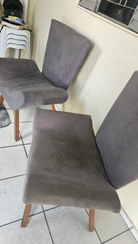 Duas poltronas 250,00