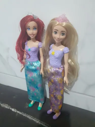 Bonecas Ariel e Rapunzel 