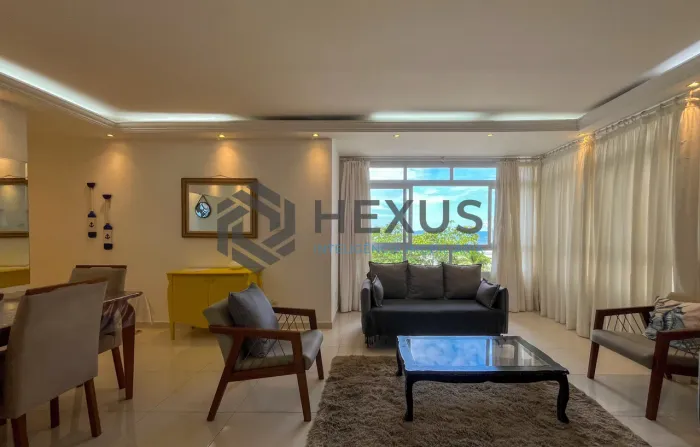 Apartamento reformado frente mar na Praia das Pitangueiras, Guaruja