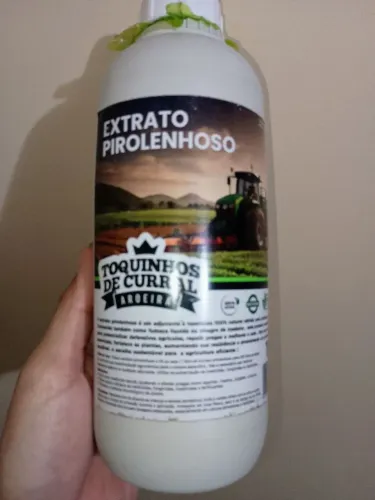 Vendo extrato pirolenhoso. Biofertilizante e enraizador. Valor: R$ 35,00.